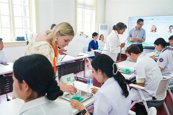 تحصیل دندانپزشکی در چین برای دانشجویان بین‌المللی